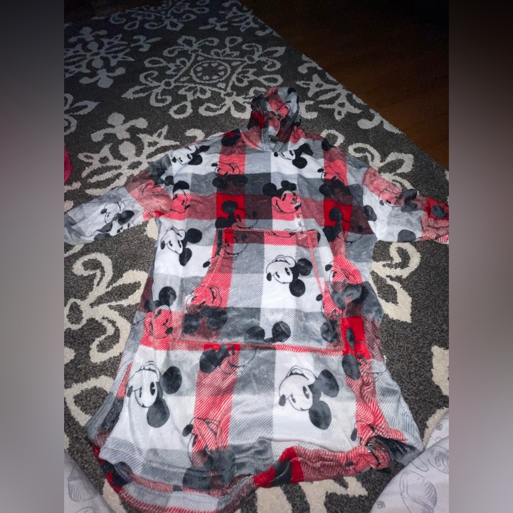 oversized mickey mouse sweatshirt